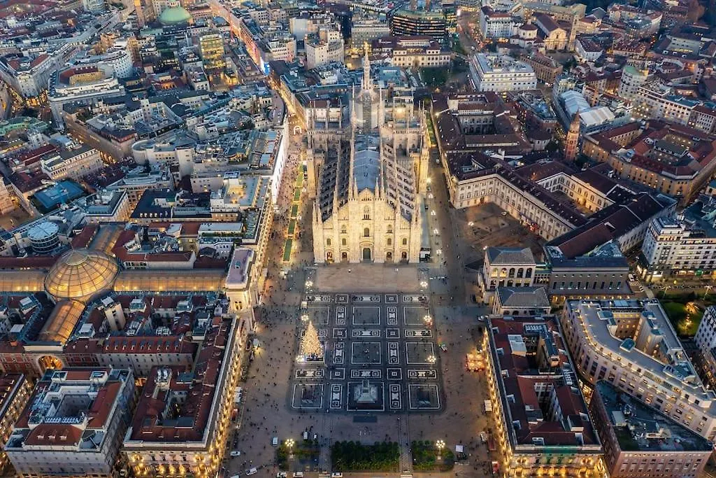 Duomo 8 Min Walk - Sauna Privata, Design & Wi-Fi Milan Italy